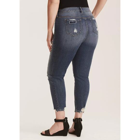 Torrid Girlfriend Fishnet Vintage Stretch Medium Wash Jeans Size 20 NWT - Picture 2 of 13